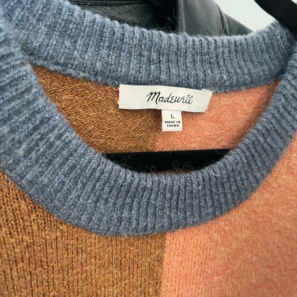 Stylish 6- Piece Clothing Bundle - Good American, Madewell, Zara & More! Size L - Picture 15 of 16